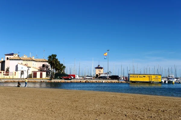 V moři přístav torrevieja. — Stock fotografie