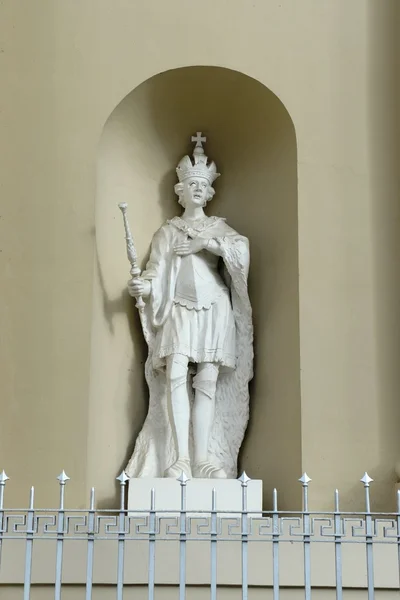 Skulpturen på katedralen St. Stanislav och St. Vladislav. — Stockfoto