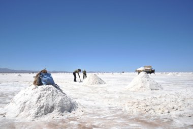 Tuz Gölü, Altiplano kurutulmuş Uyuni tuz daireler üzerinde tuz üretimi.