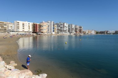 Torrevieja şehirde plaj alanı.