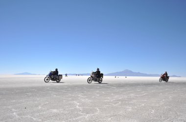 Uyuni tuz daireler, turistlere Altiplano Tuz Gölü kurudu