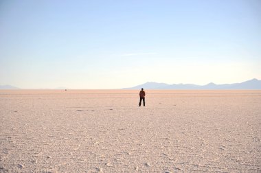 Uyuni tuz daireler, turistlere Altiplano Tuz Gölü kurudu