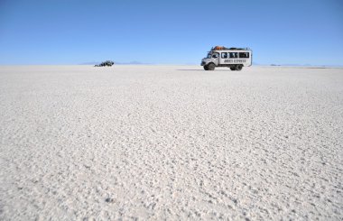 Uyuni tuz daireler, turistlere Altiplano Tuz Gölü kurudu