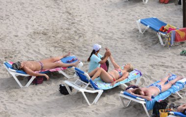 masöz masaj sahilde yapmak