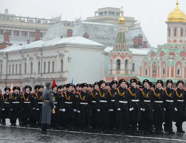 A kadétok a moszkvai cadet corps-parádé — Stock Fotó