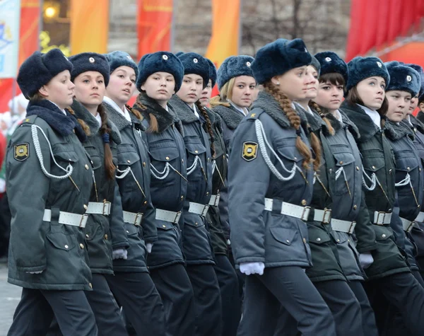 Cadets of the Moscow police College  on a parade dedicated to November 7, 1941 on Red Square in Moscow. — 스톡 사진