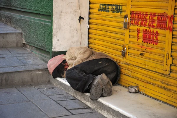 Homeless on the streets of La Paz. — Stock Photo, Image