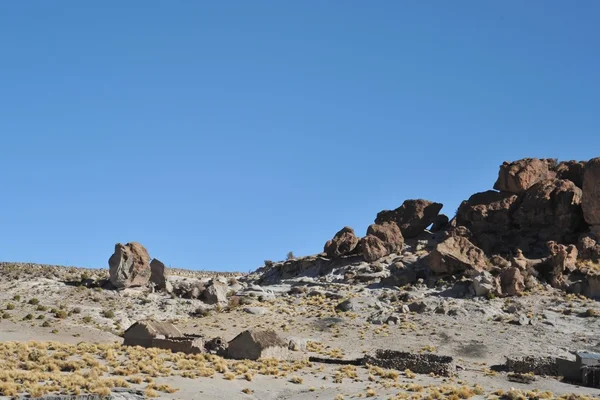 在高原的玻利维亚山村 — 图库照片