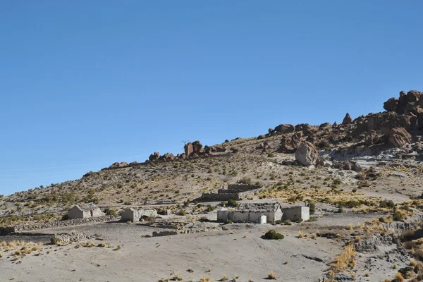 Boliviaanse bergdorpjes in de Altiplano — Stockfoto