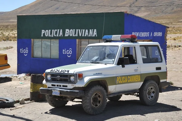 Policejní stanoviště na silnici v Altiplano. — Stock fotografie