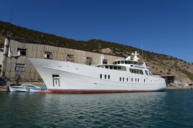 Yat ve tekne kar maskesi Bay iskelede