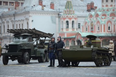 Geçit töreni olayların tarihsel club üyeleri yeniden.