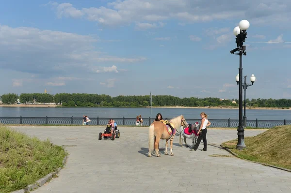 Yaroslavl. Embankment of the Volga river — стокове фото