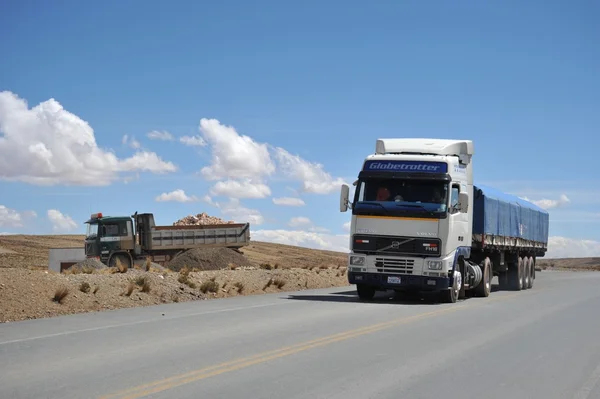 El camino en el Altiplano . — Foto de Stock