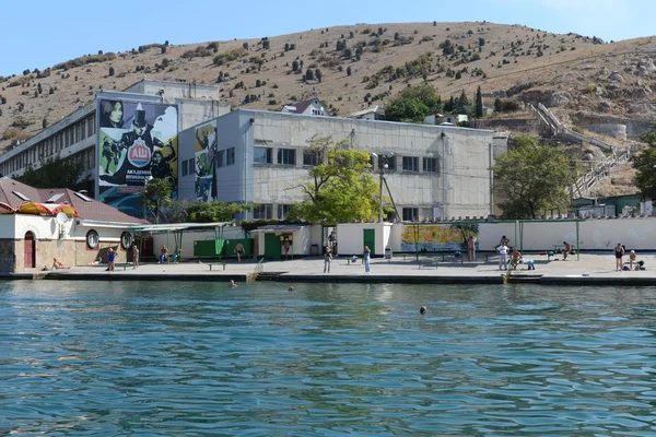 Spiaggia della città Balaklava.Balaklava è una famosa località di Crimea . — Foto Stock