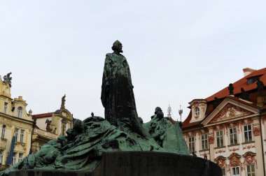 Jan Hus Memorial üzerine eski şehir Meydanı, Stare Mesto görünümü, Prague, Çek Cumhuriyeti. Temmuz dikilen 6,1915