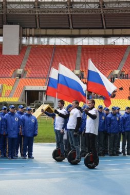 Bayrak taşıyıcılar