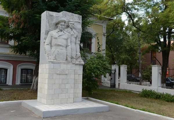 The monument to F. M. Podtelkova and Krivoshlykova in front of the Museum in the town of Kamensk-Shakhtinsky of the Rostov region — Stock Photo, Image