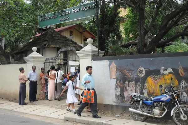 Residentes de la ciudad de Kandy — Foto de Stock