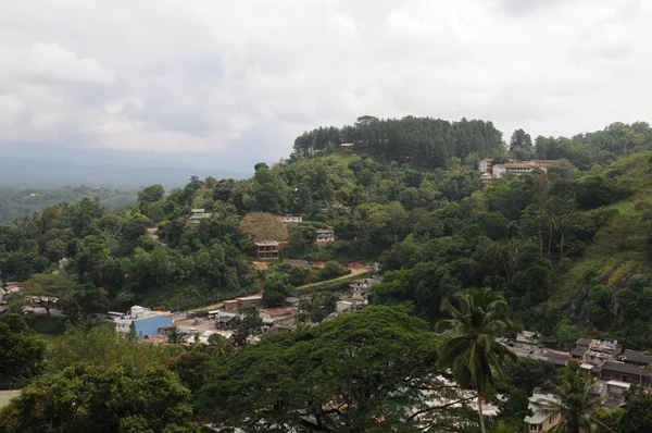 Kandy es una ciudad en la parte central de Sri Lanka, una de las antiguas capitales de la isla. —  Fotos de Stock