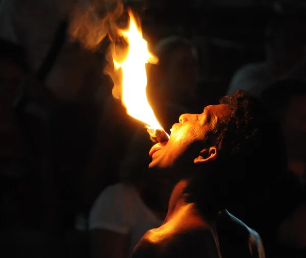 Fire eater from Kandy town. — Stock Photo, Image