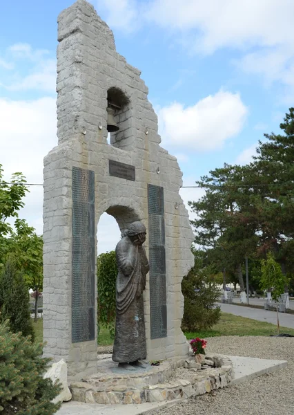 Το μνημείο για τα θύματα των πλημμυρών στη Krymsk. — Φωτογραφία Αρχείου