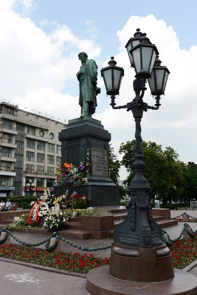 Denkmal für Dichter Alexander Puschkin in Moskau. — Stockfoto