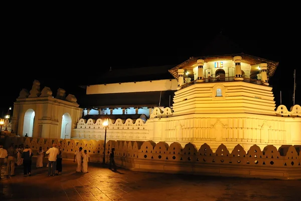 Diş, Kandy Budist tapınağı