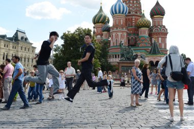 Moskova 'da Kızıl Meydan' da turistler