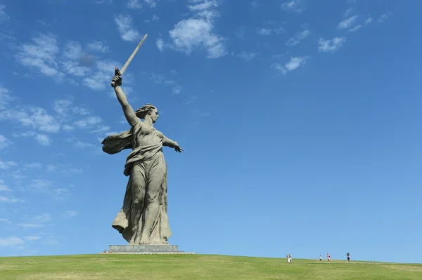 The monument "the Motherland calls" of the Mamaev Kurgan in Volgograd — Stock Photo, Image