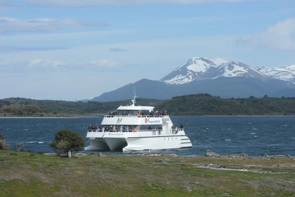 Le canal Beagle séparant l'île principale de l'archipel de Tierra del Fuego et situé au sud de l'île hostos, Navarino, et d'autres . — Photo