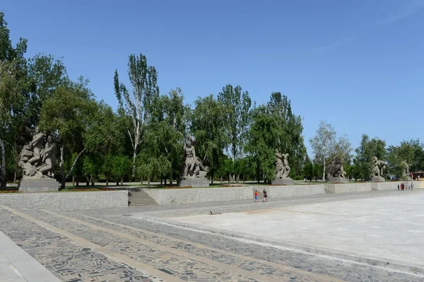 Complesso monumentale "agli eroi della battaglia di Stalingrado" su Mamaev Kurgan a Volgograd — Foto Stock