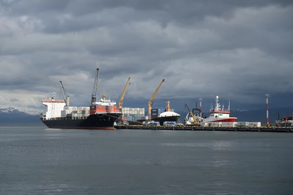 Havet port av Ushuaia - den sydligaste staden i världen. — Stockfoto