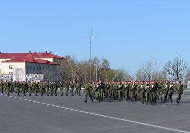 Mia'yı Rusya'nın iç askerlerinin askeri birlik tören üzerinde.