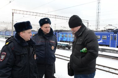 Polis İstasyonu Moskva-Tovarnaya demiryolu platformu üzerinde