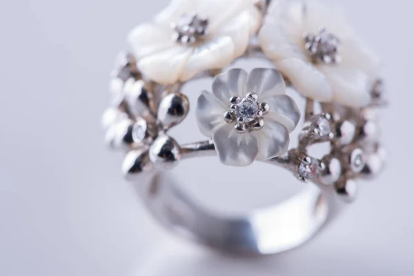 Fine Luxury Golden Ring Zircon Pearl Gray Background White Gold — Stock Photo, Image