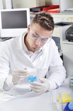 Çekici genç doktora öğrenci bilim Laboratuvarı