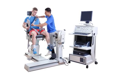 Spor bilim adamı performans değerlendirme yapıyor. Modern teknoloji