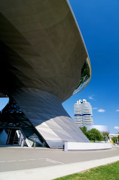 BMW v Mnichově se nachází vedle centrály společnosti a muzeum Bmw. — Stock fotografie