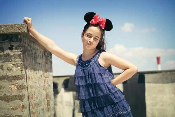 Dívka s uši Mickey minnie mouse — Stock fotografie