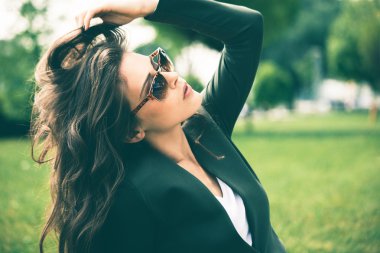 güneş gözlüğü portre