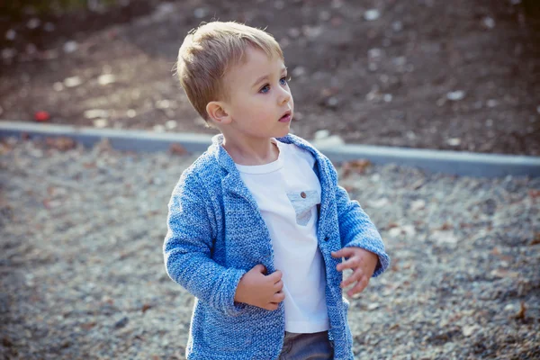 Hermoso niño — Foto de Stock