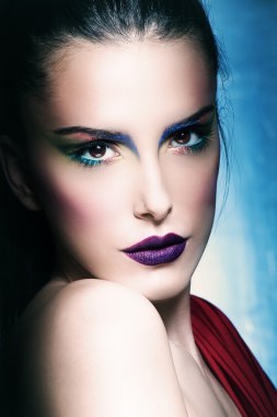 Güzel kadın yüzü