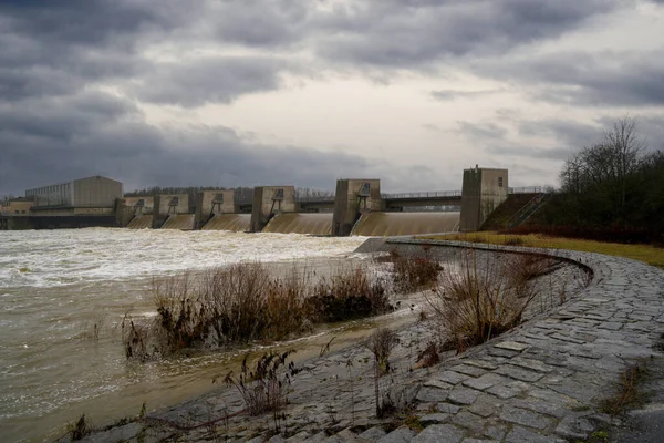 Hochwasser Der Donau Der Schleuse Geisling Bei Regensburg Bayern — Stockfoto