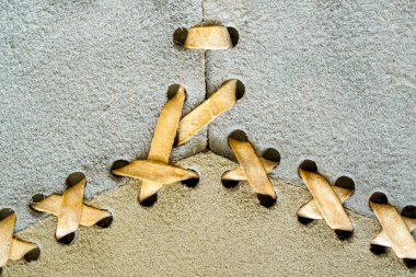 Stüdyoda çekilen grafiksel elementler arka plan için doğal ışık sağlıyor.               