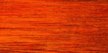 Stüdyoda gün ışığında çekilen renkli dokular arka planda iyi durur.