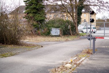 Bavyera 'daki Alman askeri kışlası Regensburg, 21 Mart' taki yıkımdan önce çekilmişti.         