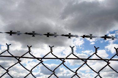 Bavyera 'daki Alman askeri kışlası Regensburg, 21 Mart' taki yıkımdan önce çekilmişti.         