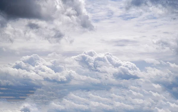 Nubes Sobre Baviera Mayo Con Fuerte Viento Cielo Azul Blanco — Foto de Stock