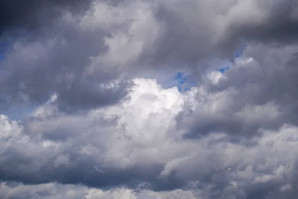 Awan Atas Bavaria Pada Bulan Mei Dengan Angin Yang Kuat — Stok Foto